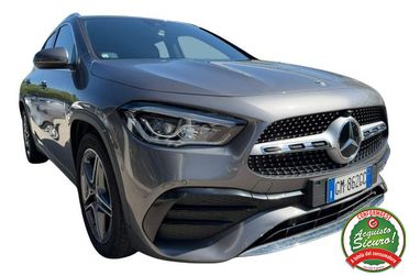 MERCEDES-BENZ GLA 180 d Automatic Premium