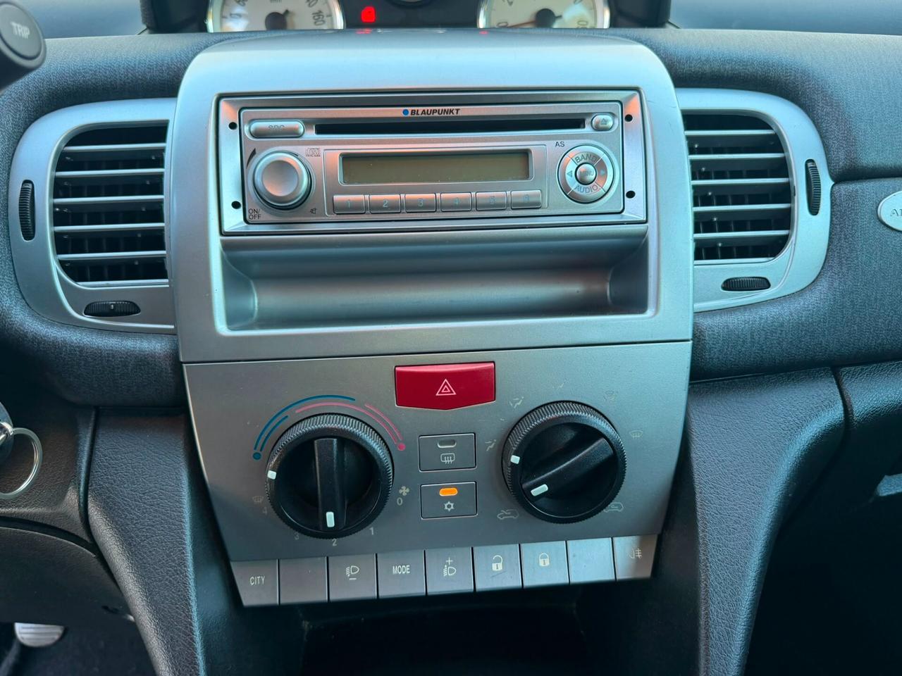 Lancia Ypsilon 1.2 69 CV DIVA