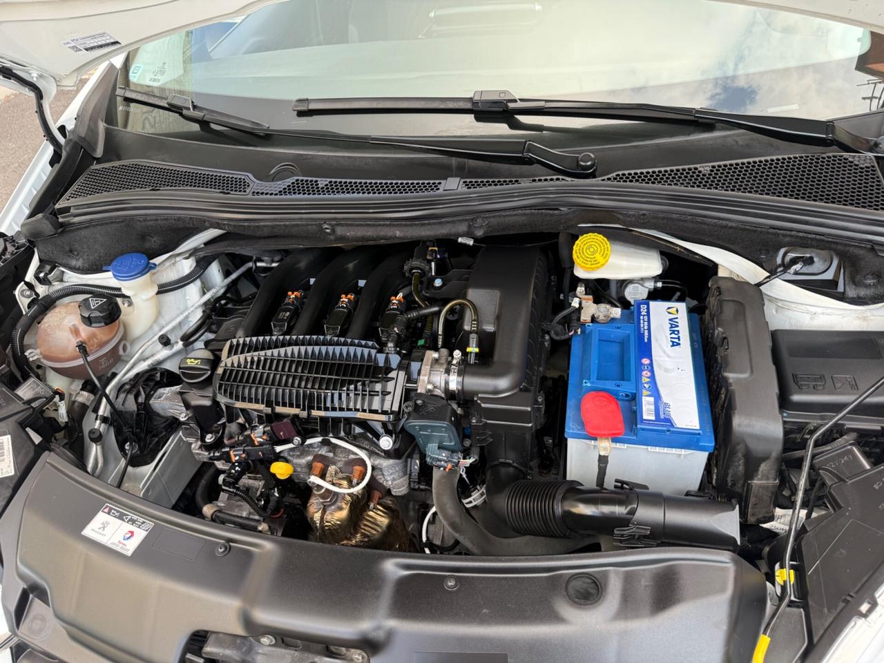 Peugeot 208 1.2benzina 5 porte - 2013