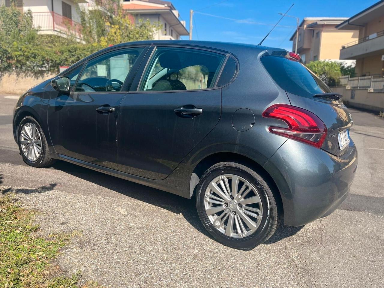 Peugeot 208 BlueHDi 100 5 porte Allure