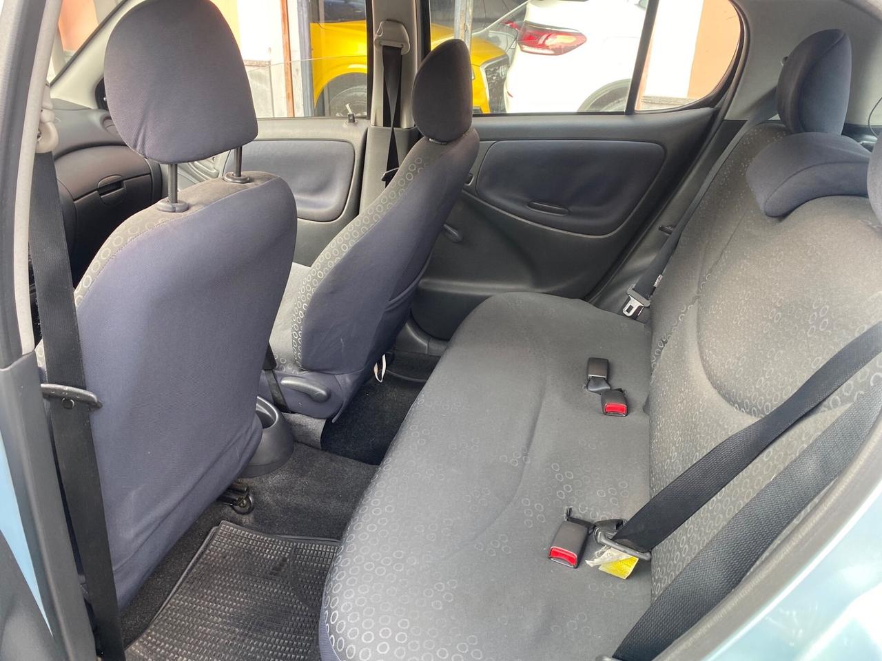 Toyota Yaris 1.0i 16V cat 5 porte Sol Blue