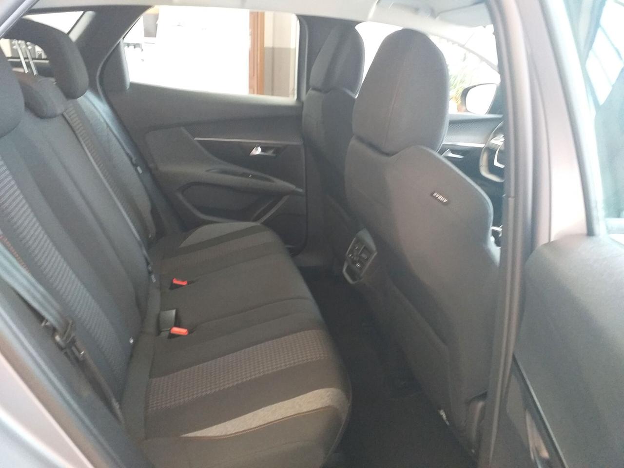 Peugeot 3008 BlueHDi 130 S&S Allure