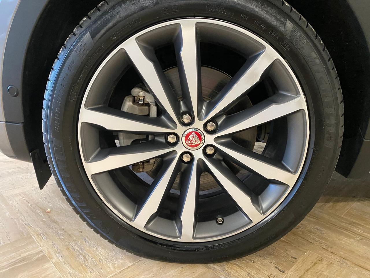 JAGUAR E-PACE R-DYNAMIC SE 2.0D AWD Cam 2021