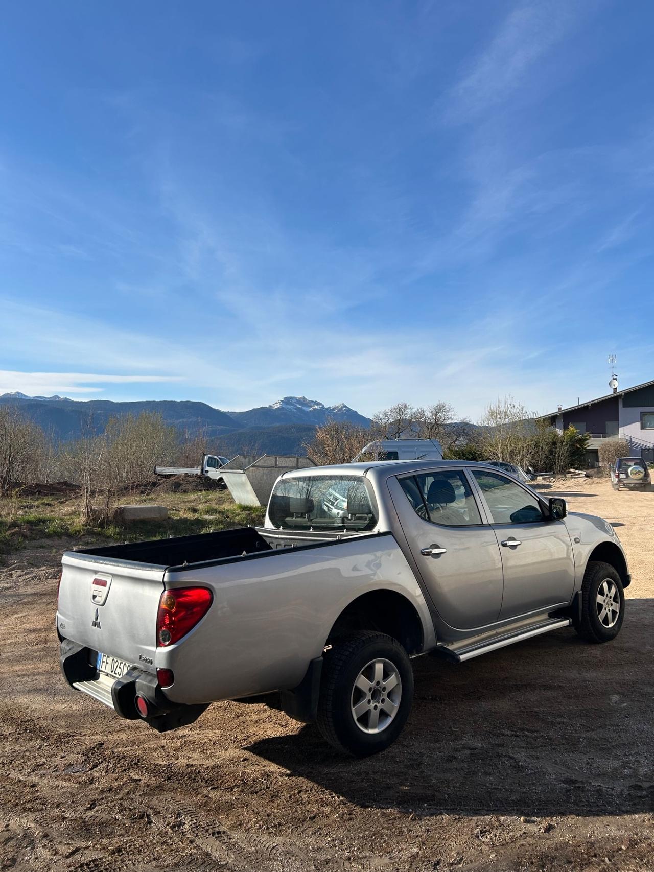 Mitsubishi L200 2.5 DI-D/136CV Club Cab Invite