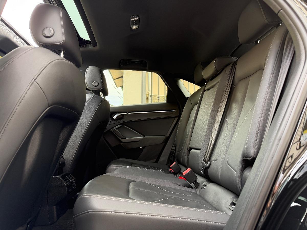 Audi Q3 Sportback 35TDI S-line Identity Black 150CV