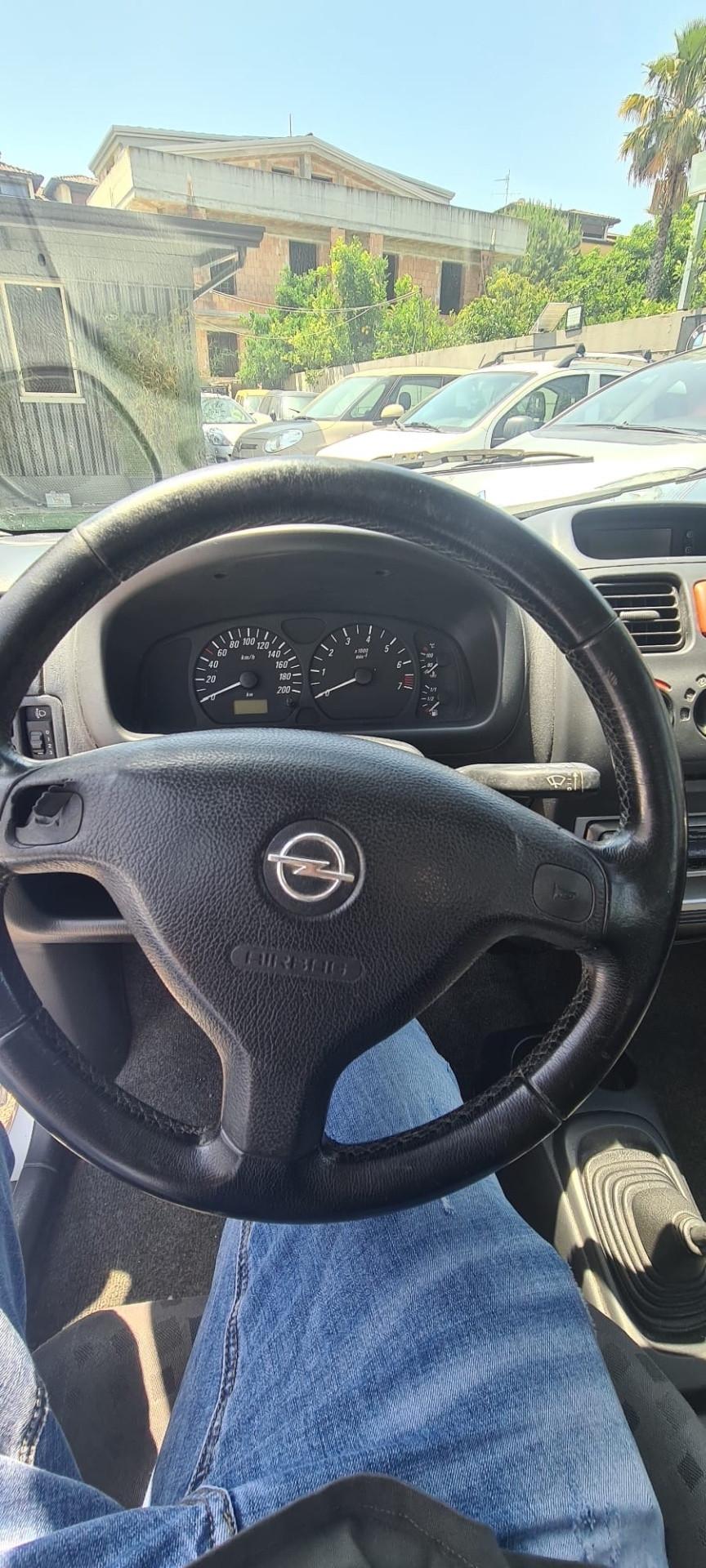 Opel Agila 1.2 16V 'Njoy