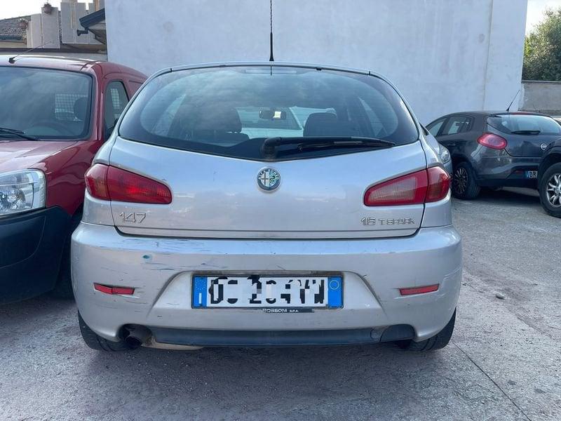 Alfa Romeo 147 147 1.6 16V TS 5 porte Progression - CAMBIO ROTTO - PREZZO PER COMMERCIANTI - PEZZI DI RICAMBIO