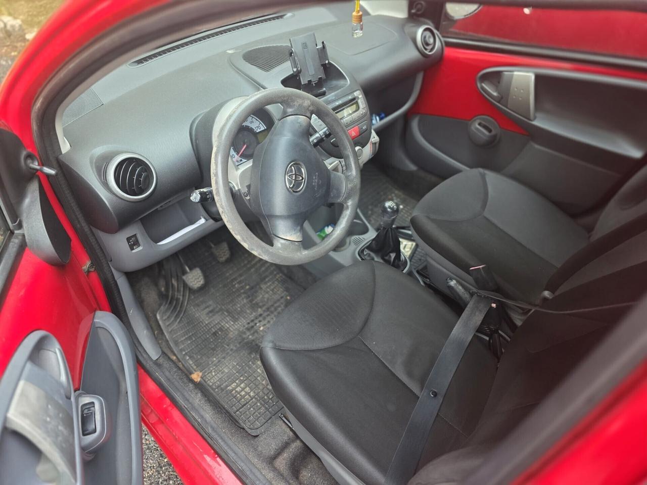 Toyota Aygo 1.0 12V VVT-i 5 porte neopatentati