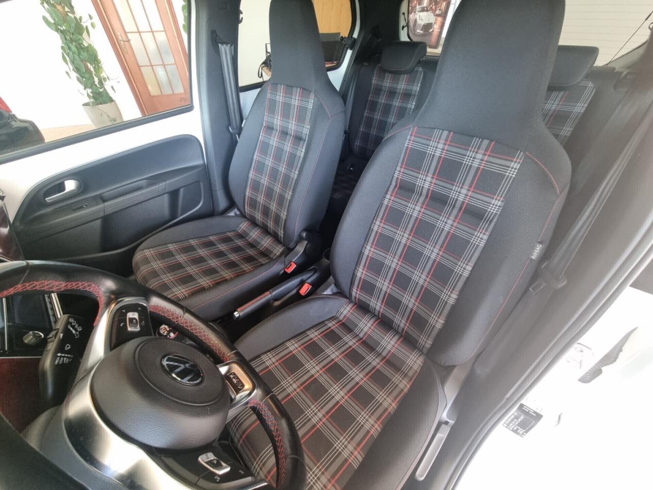 Volkswagen UP GTI