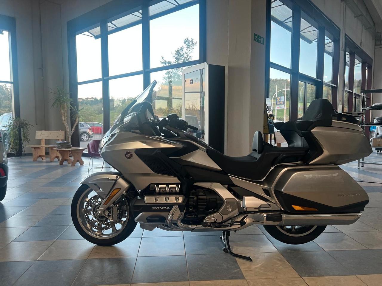 Honda GL 1800 Gold Wing Tour DCT