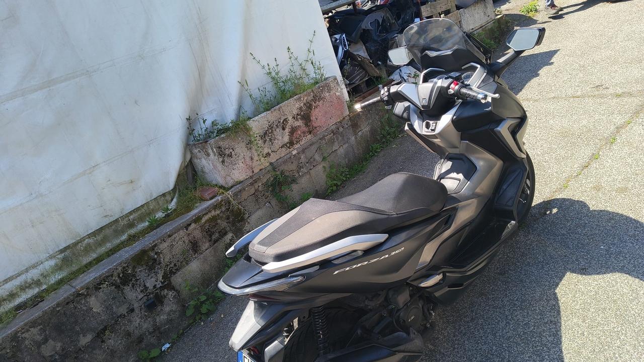 Honda Forza 350