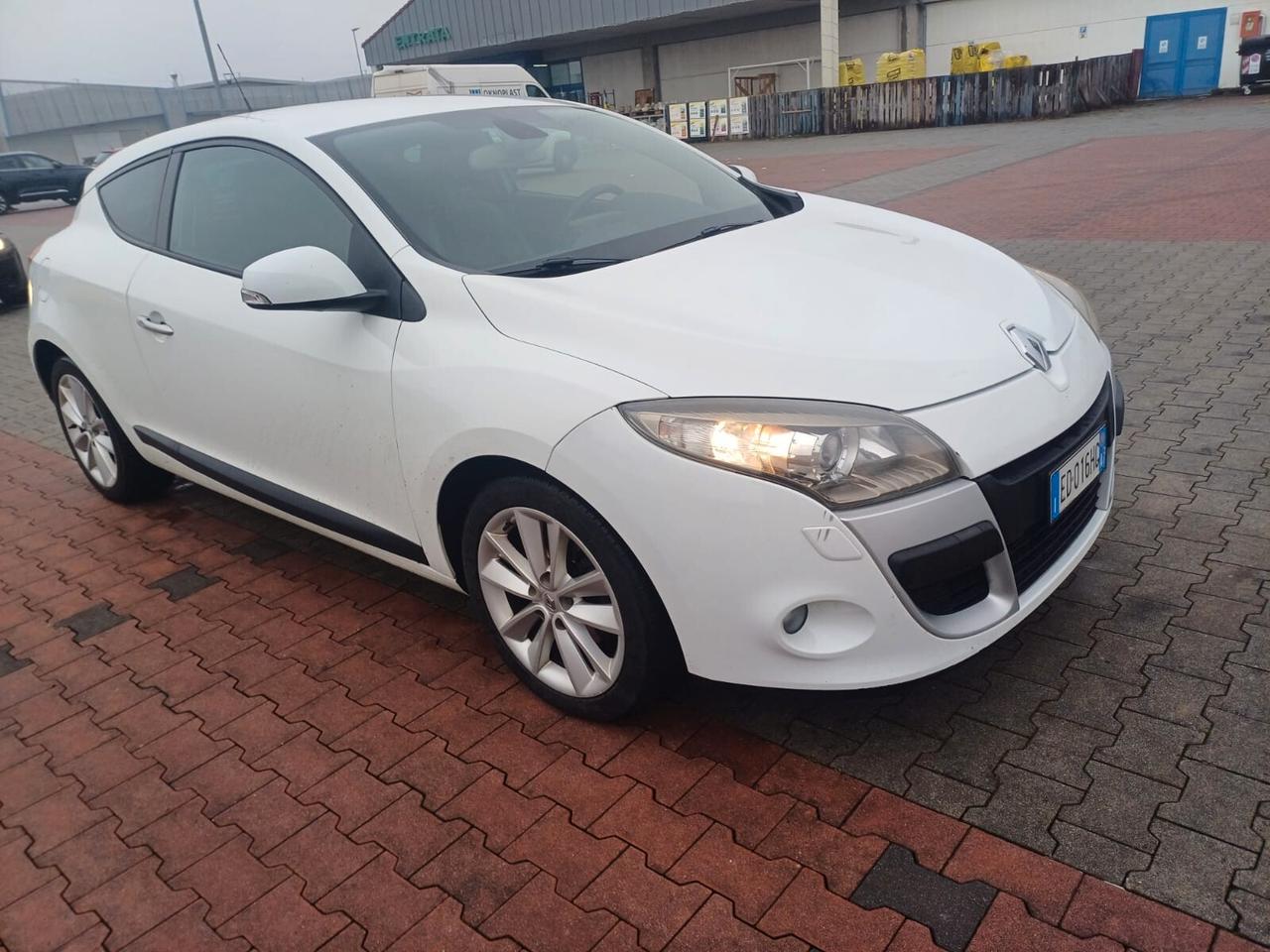 Renault Megane Mégane Coupé 1.9 dCi 130CV Luxe