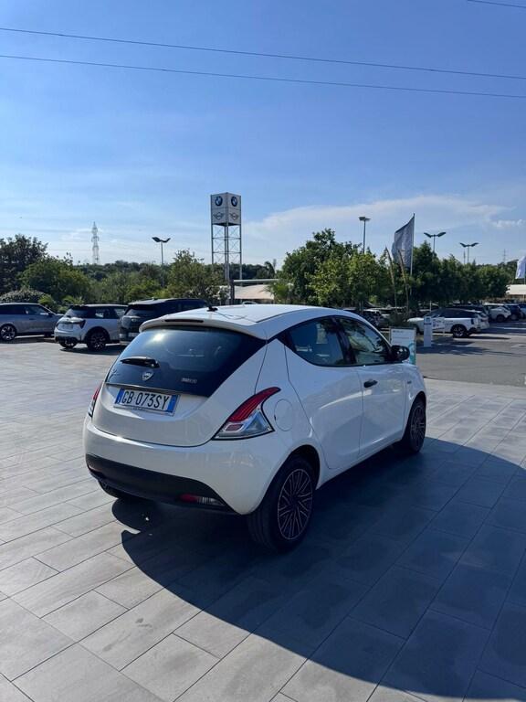 Lancia Ypsilon 5 Porte 1.0 FireFly Hybrid Silver