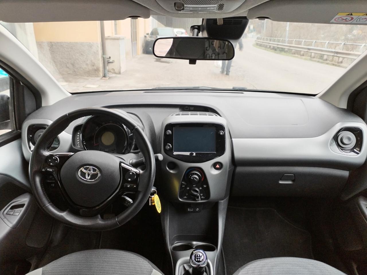 Toyota Aygo Connect 1.0 VVT-i 72 CV 5 porte x-clusiv