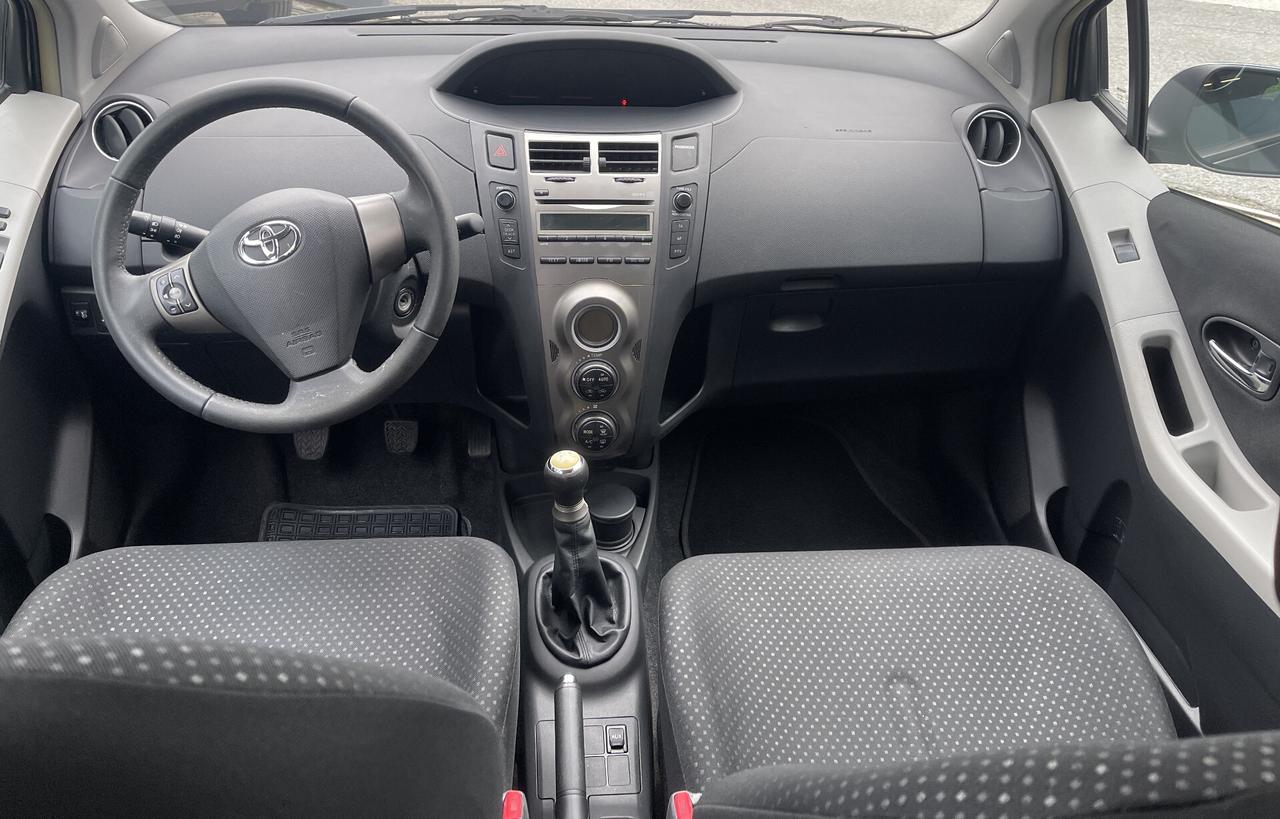 Toyota Yaris 1.0 5 porte