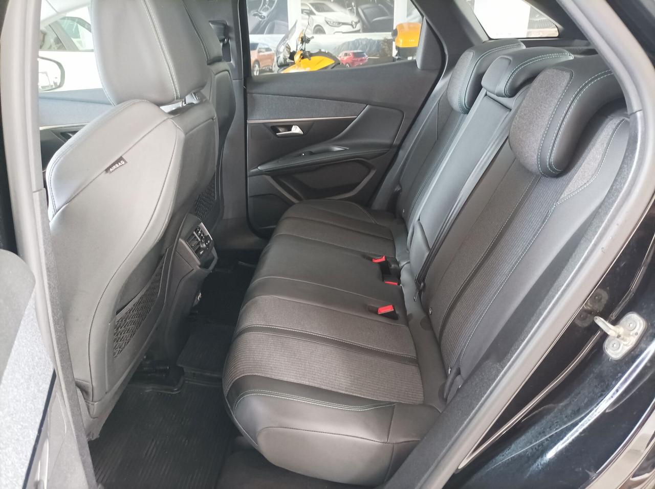 Peugeot 3008 BlueHDi 130 S&S Allure Pack 03/2021