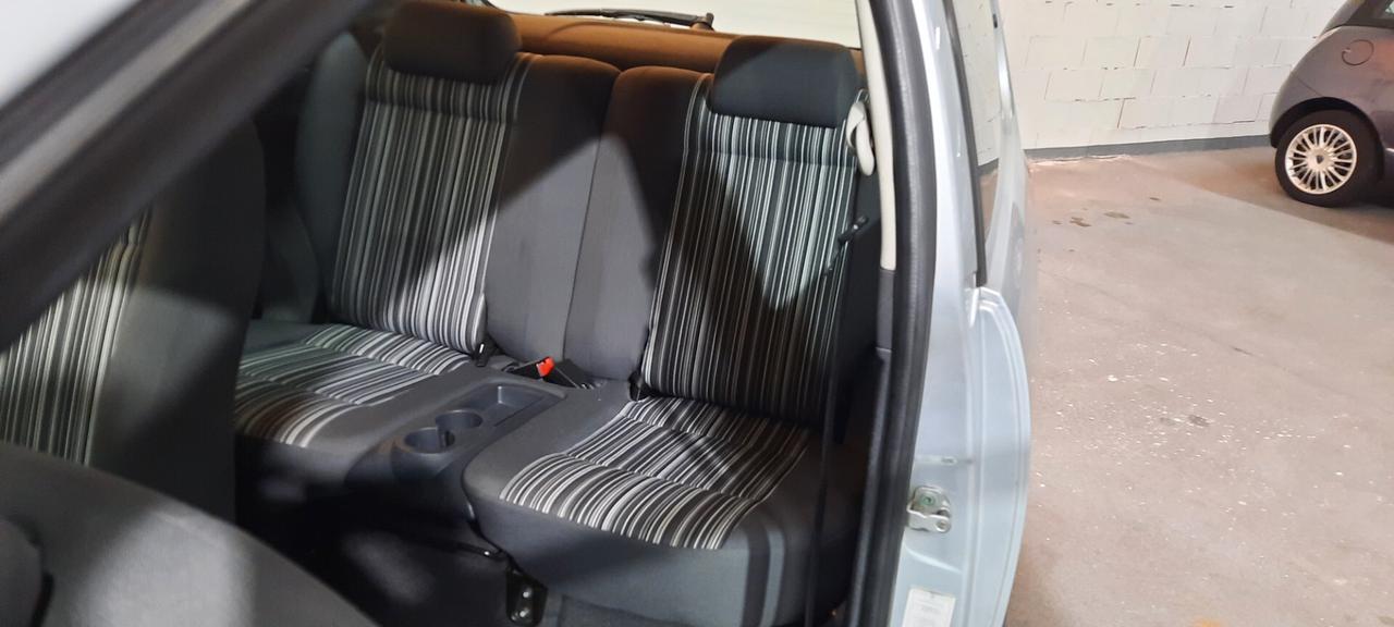 Volkswagen Fox 1.4 Sport BiFuel G