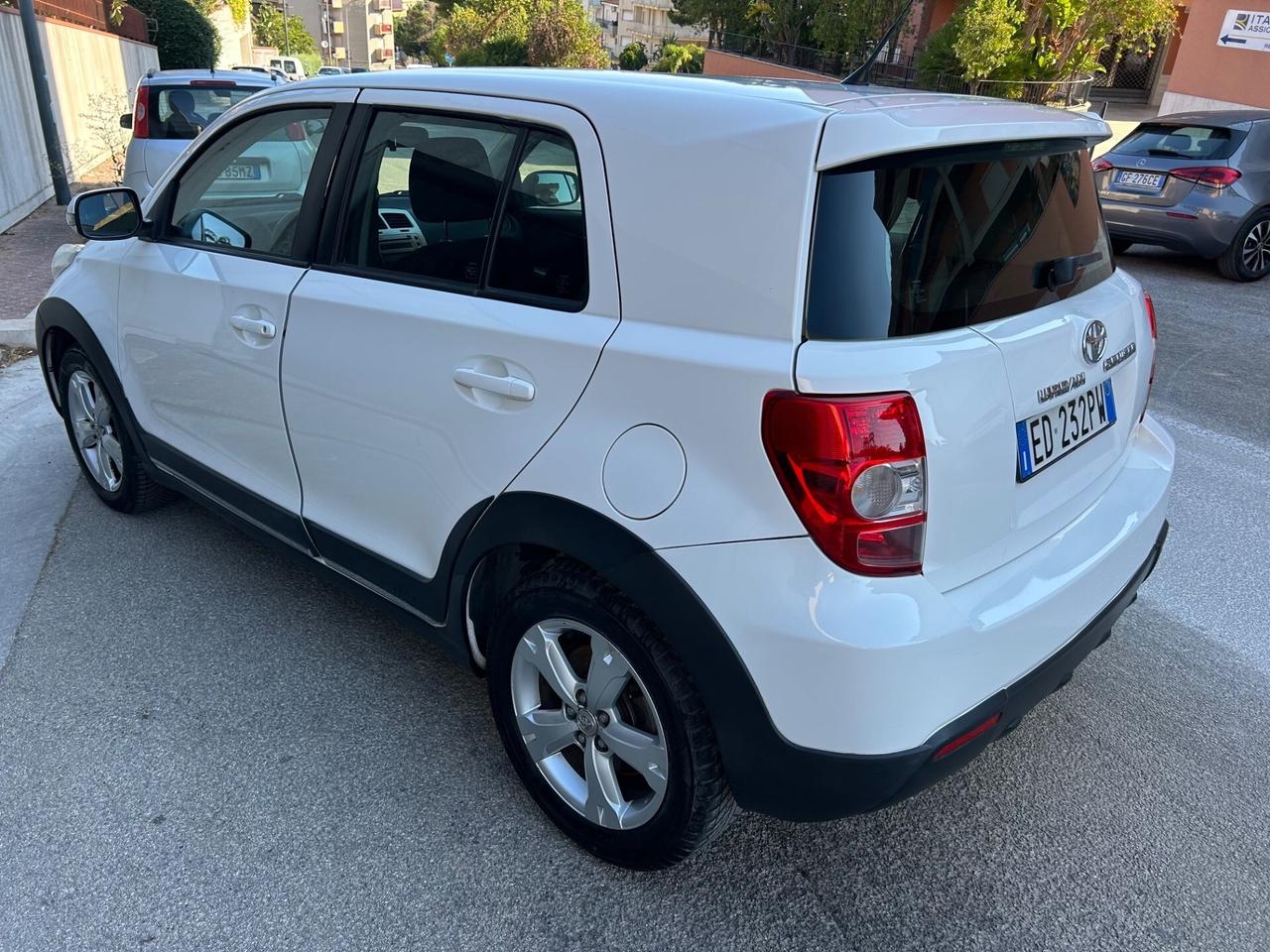 Toyota Urban Cruiser 1.4 D-4D 4WD unico proprietar