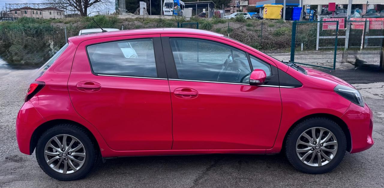 Toyota Yaris 1.0 5 porte Lounge