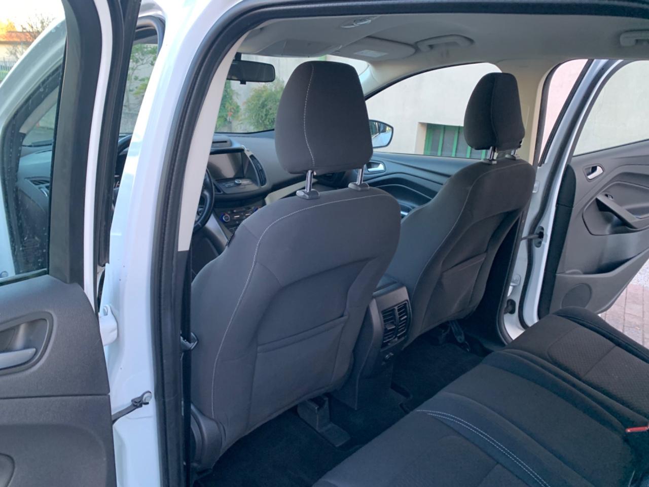 Ford Kuga 1.5 TDCI 120 CV S&S 2WD Titanium