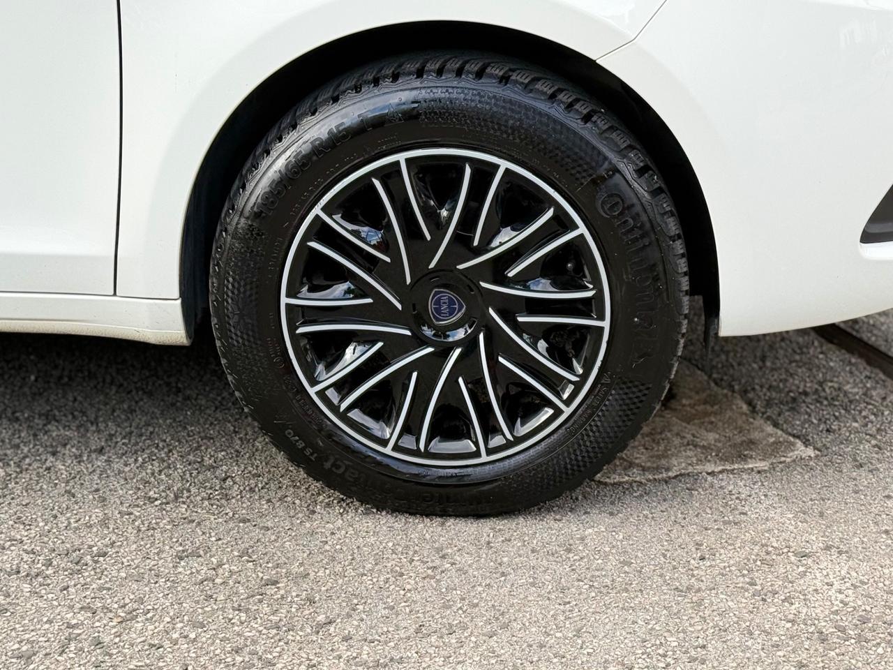 Lancia Ypsilon 1.2 69 CV 5 porte GPL Gold
