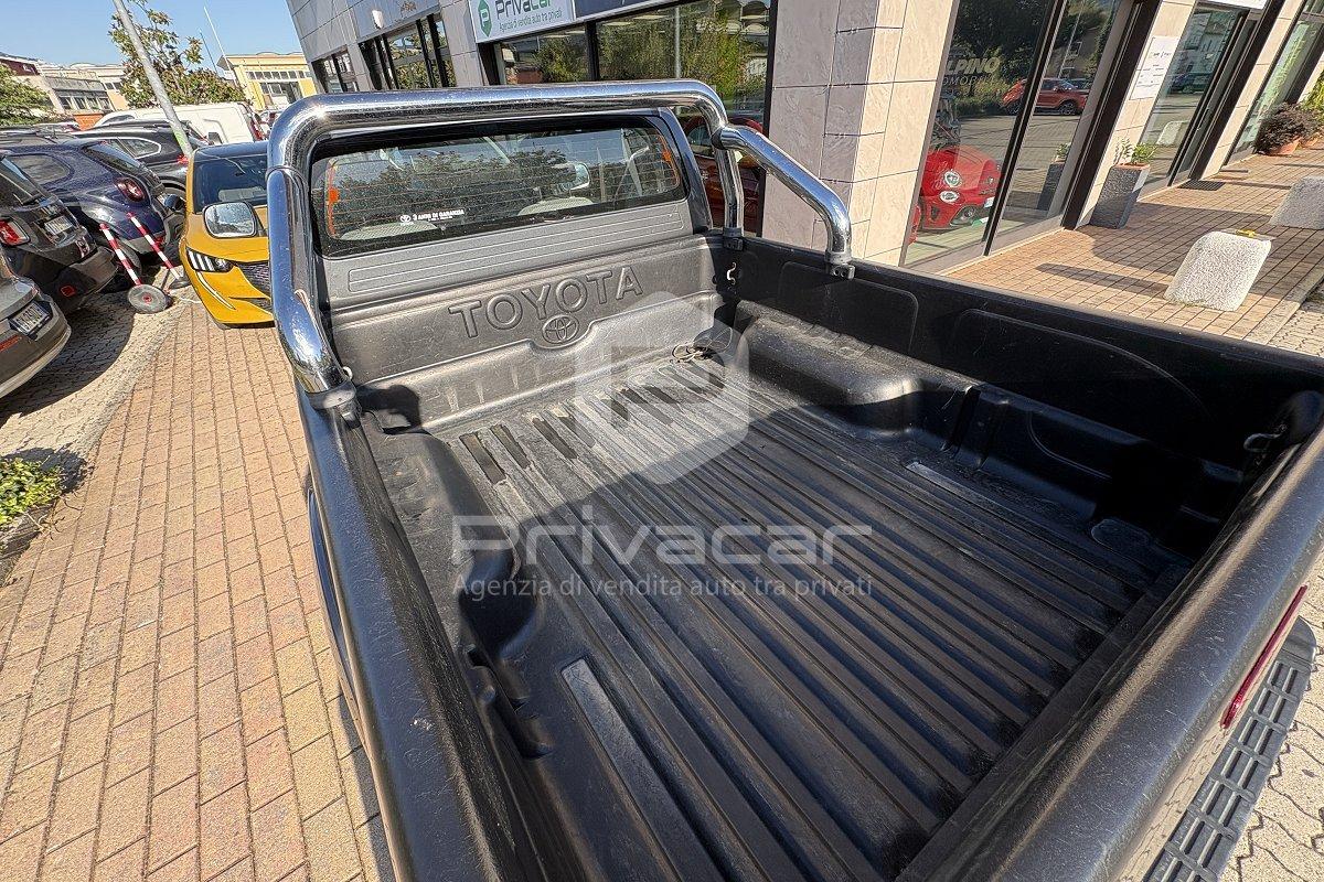 TOYOTA Hilux 2.5 D-4D 4WD 2p. Extra Cab SR