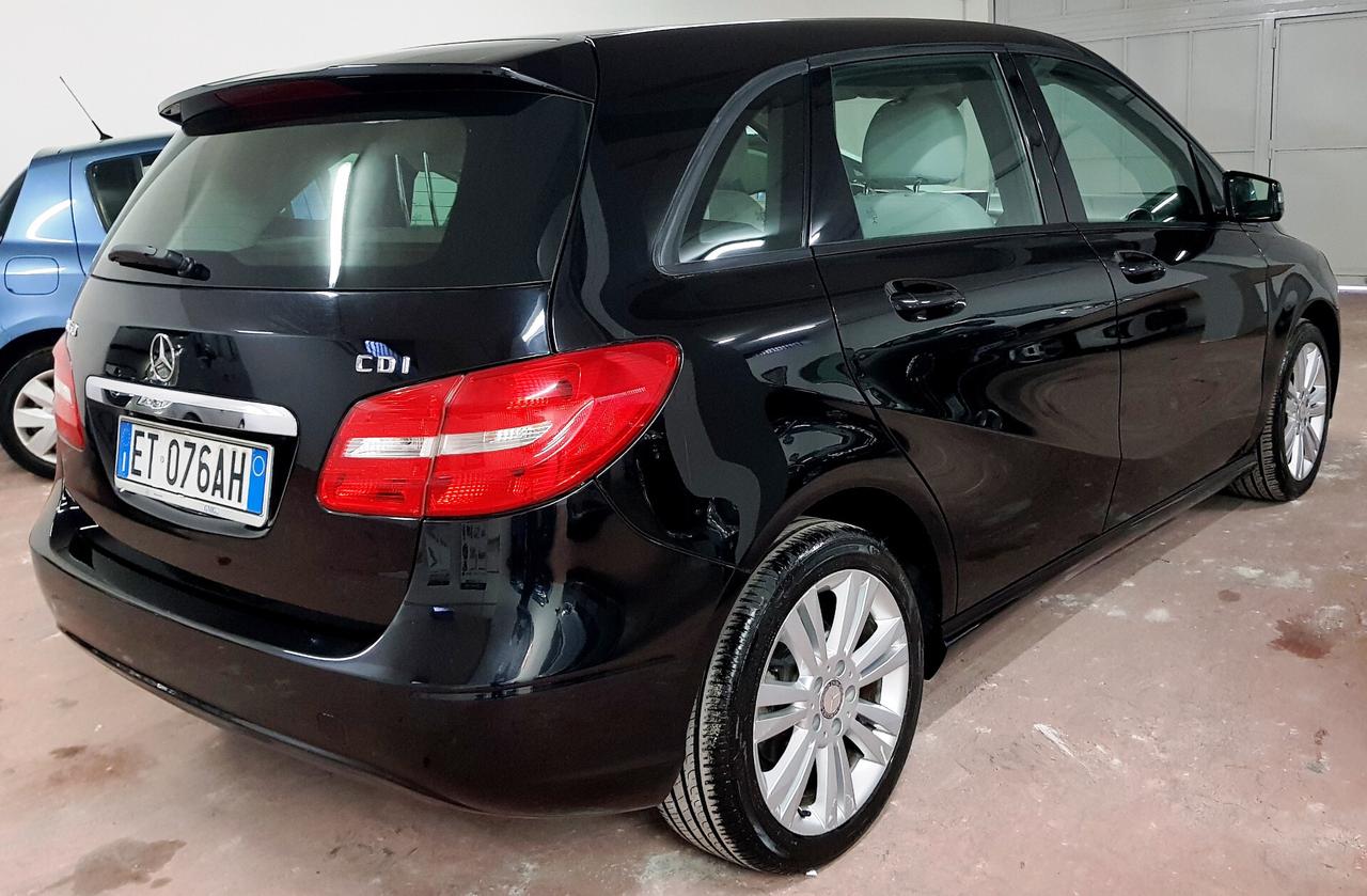 MERCEDES CLASSE B-160 CDI 67.000 KM. 09-2013