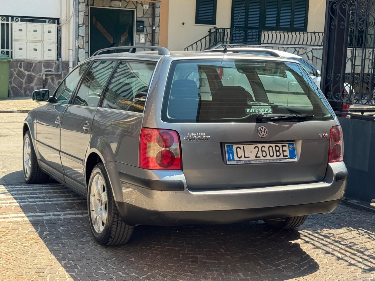 Volkswagen Passat 1.9 TDI/130 CV cat Var. H.line