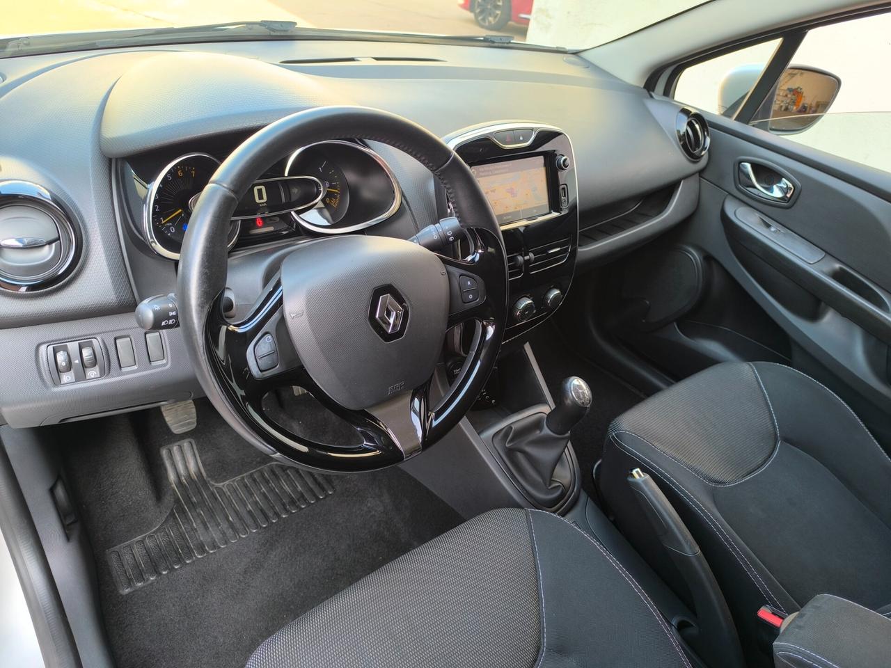 Renault Clio 1.2 75CV 5 porte Costume National