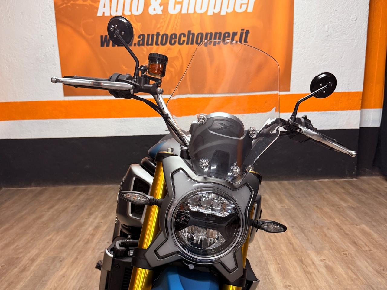 MERAVIGLIOSA CF-MOTO CON SOLI 2332 KM UNICO PROPRIETARIO