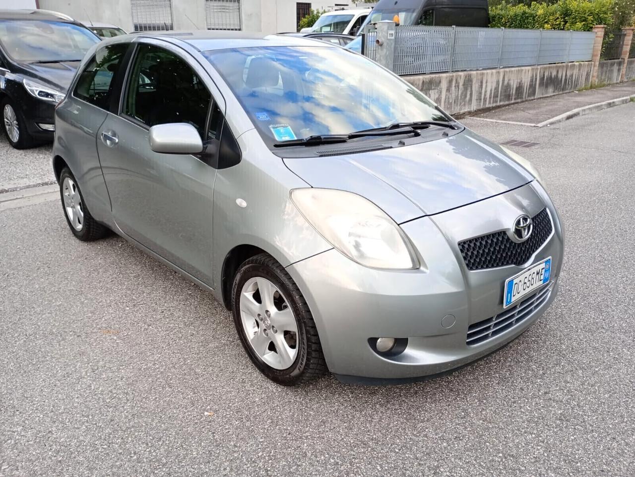 Toyota Yaris 1.3 3 porte Sol