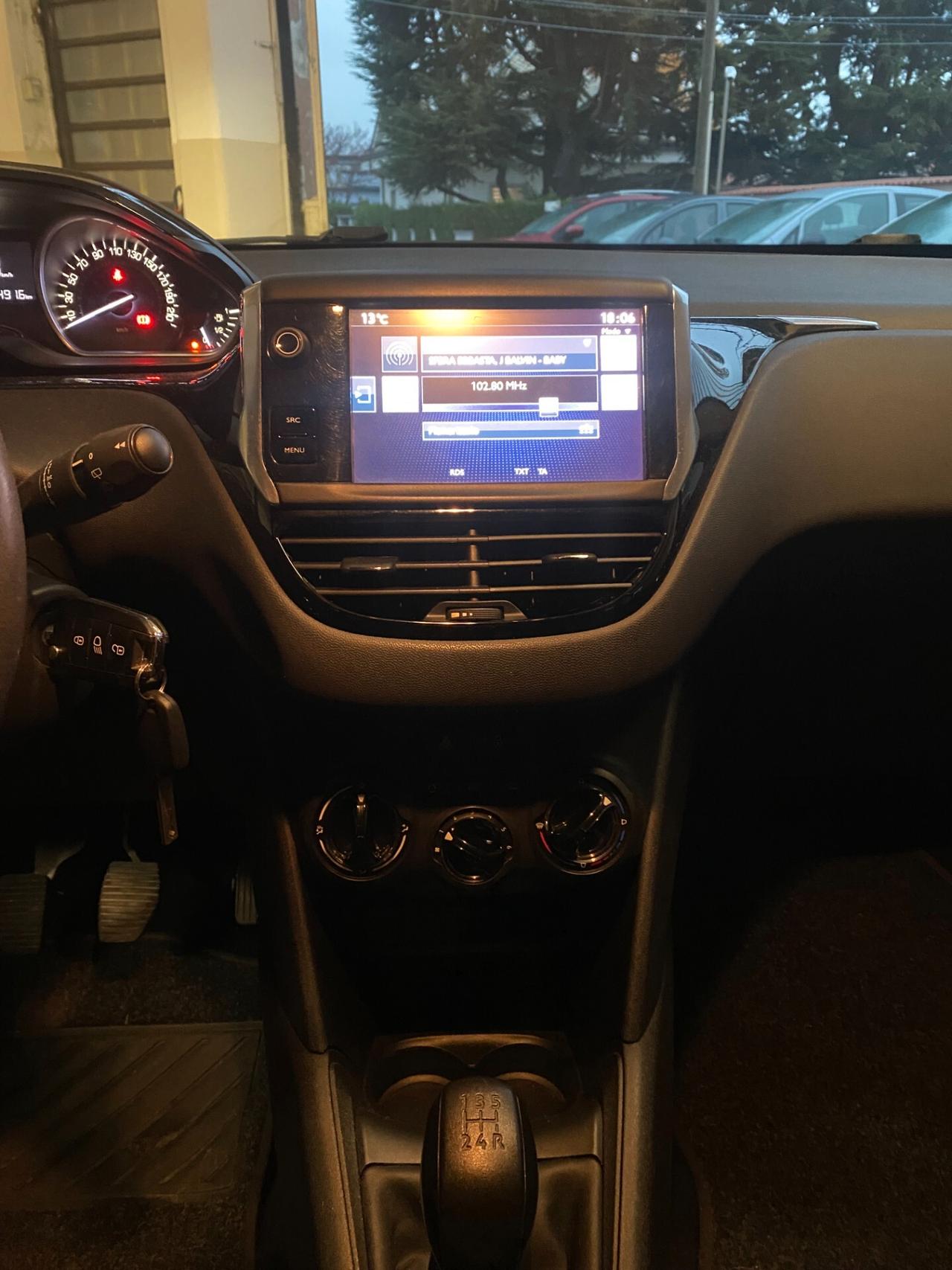 Peugeot 208 PureTech 82 5 porte Allure