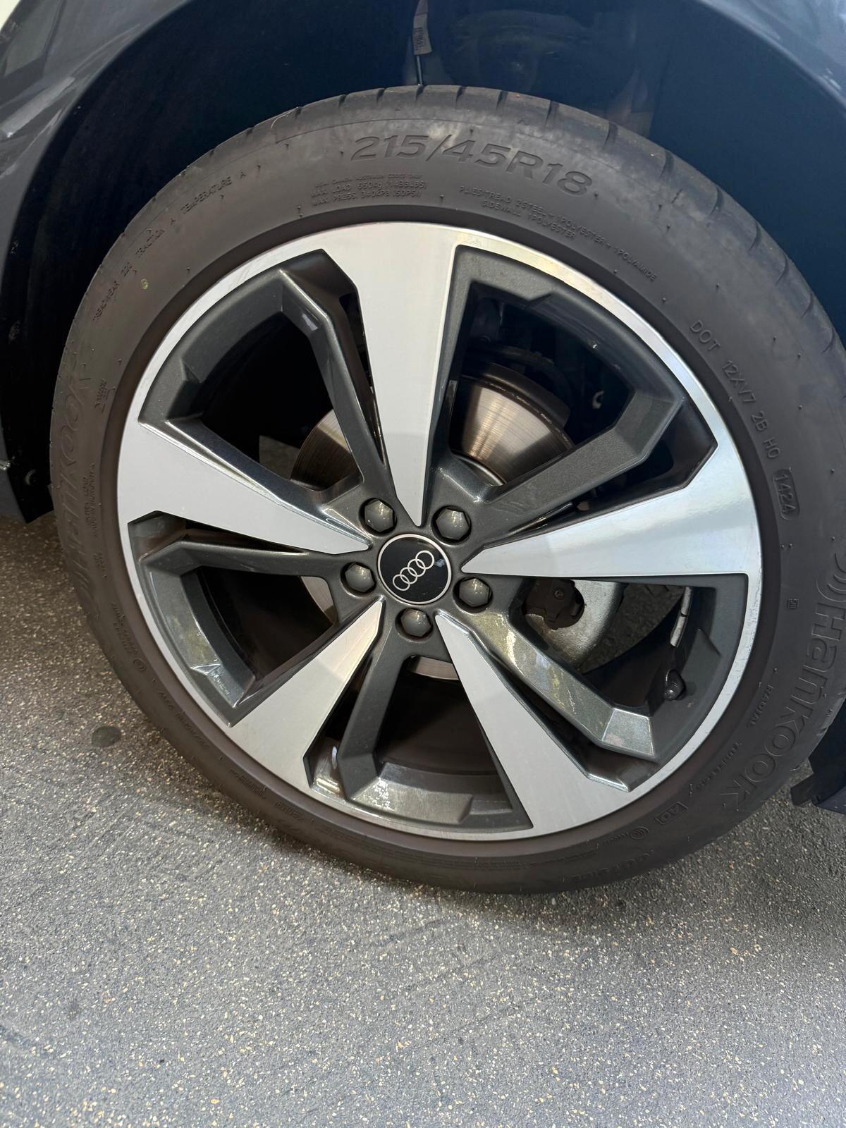 Audi A1 allstreet 30 TFSI Identity Contrast