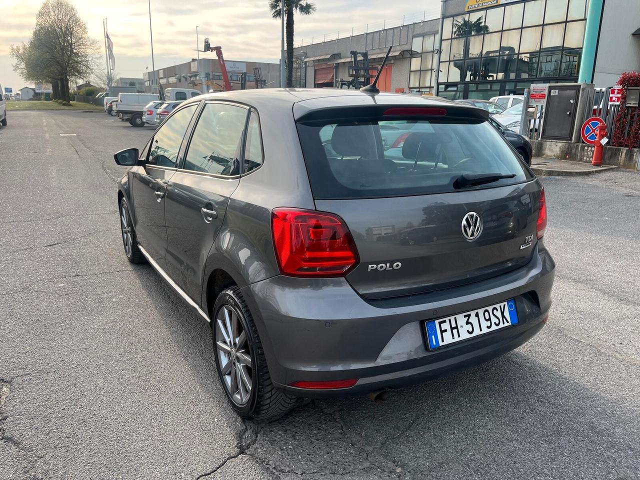 Volkswagen Polo 1.4 TDI 90 CV DSG **NEOP**