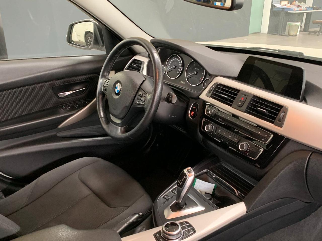 BMW 318 d Touring Business Advantage auto