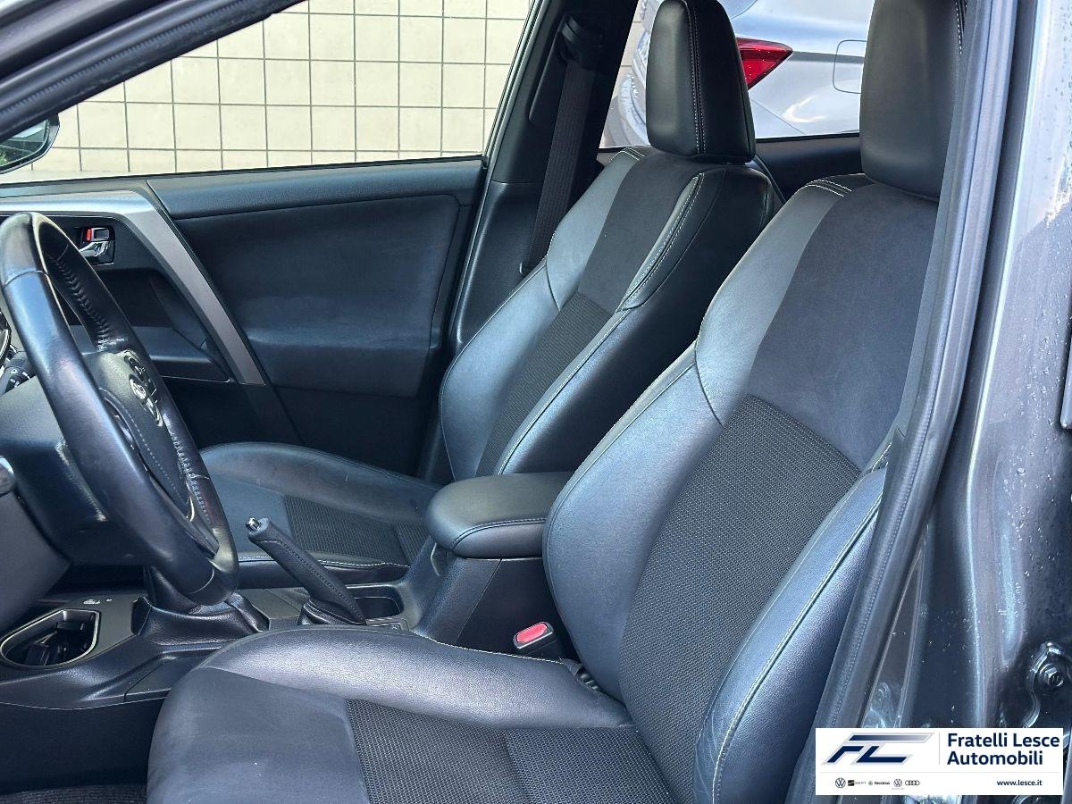 TOYOTA - RAV4 2.0 d-4d Lounge 2wd mt (Esposizione Piano Lago)