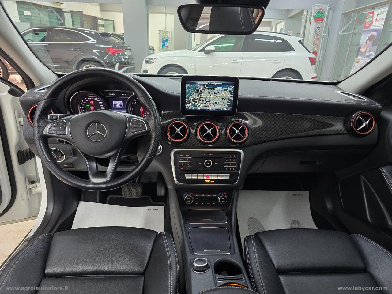 MERCEDES-BENZ GLA 200 d Automatic Premium NIGHT EDITION