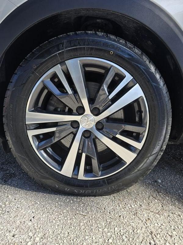 Peugeot 3008 Hybrid 225 e-EAT8 Allure Pack