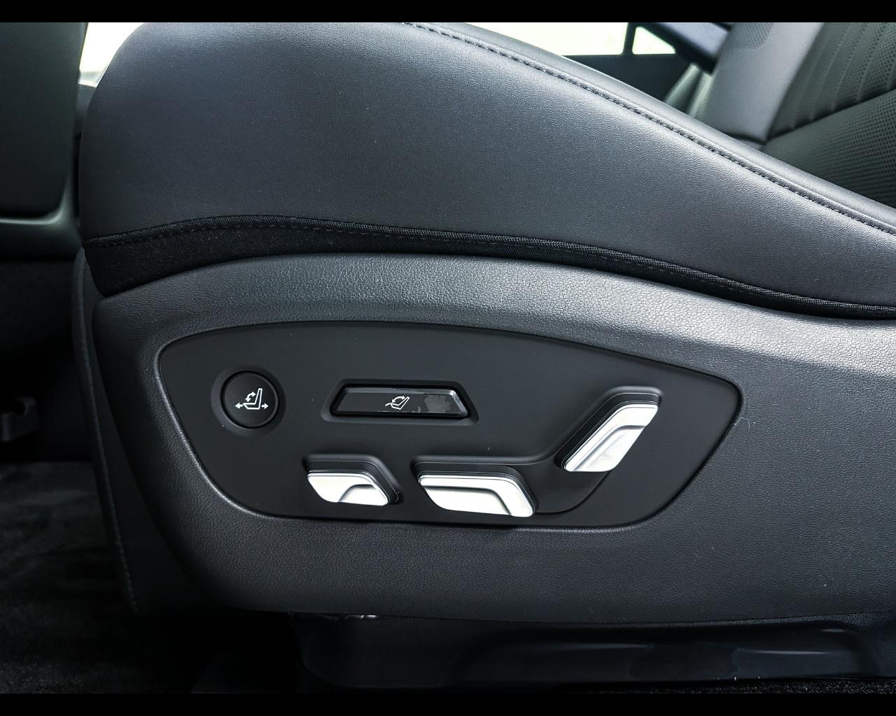 HYUNDAI IONIQ9 110 KWH 4WD CALLIGRAPHY 6PPERF+DM