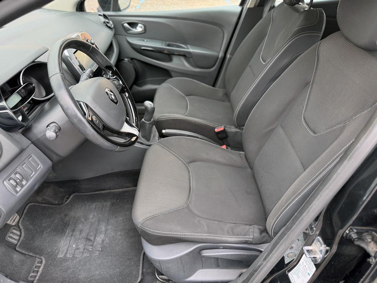 Renault Clio 1.2 75CV 5 porte - 2015 *NEOPATENTATI*GARANZIA*