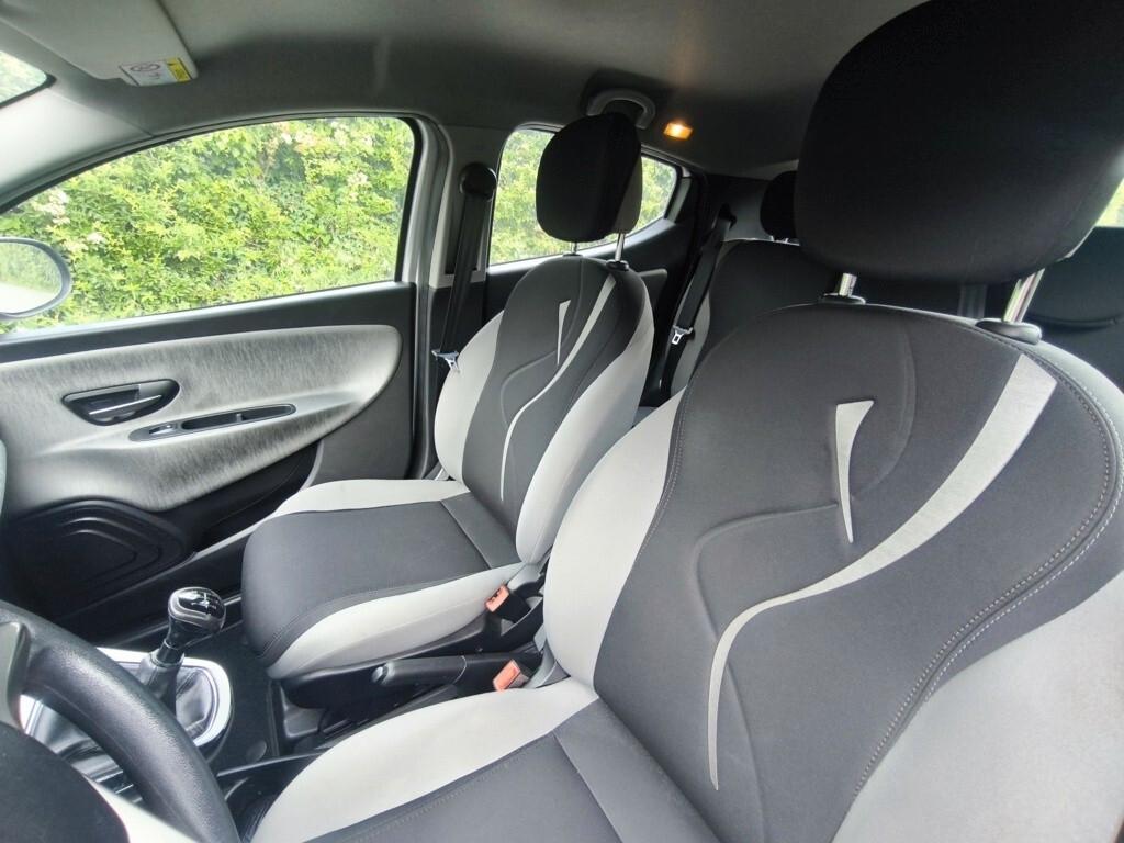 LANCIA YPSILON 1,3 MJT PLATINUM 95CV- OK NEOPATENTATI