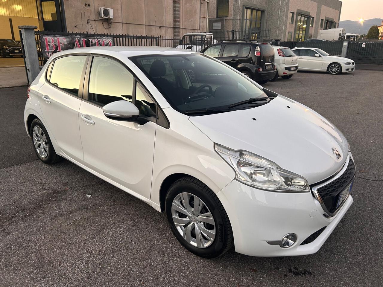 Peugeot 208 1000 benzina 86000 km neopatentati