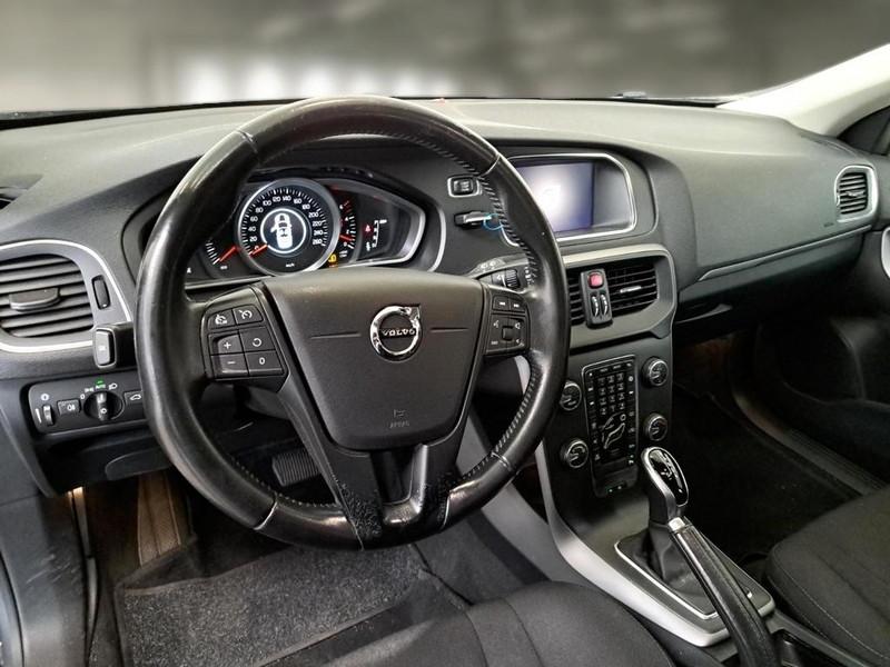 VOLVO V40 D2 Geartronic Business 5 PORTE BERLINA