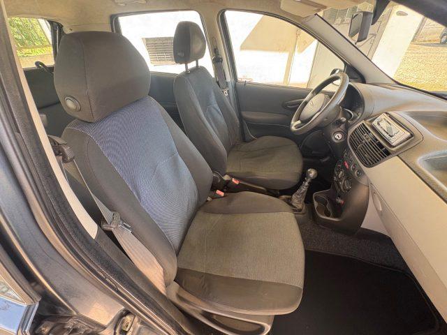 FIAT Punto 1.2i cat 5 porte POCHI CHILOMETRI OK NEOP
