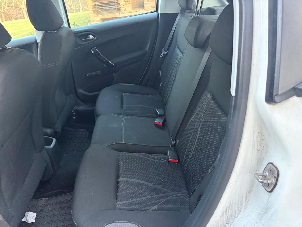 Peugeot 208 1.2 BENZINA 82 CV INCIDENTATA