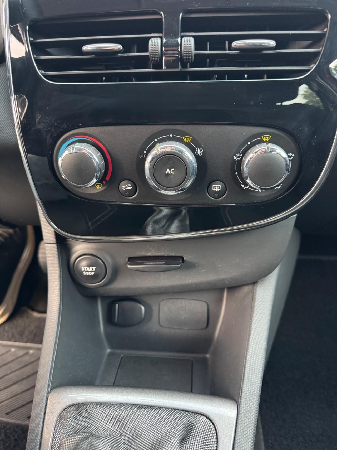 Renault Clio 1.5 dCi SOLO 81.000 KM CERTIFICATI