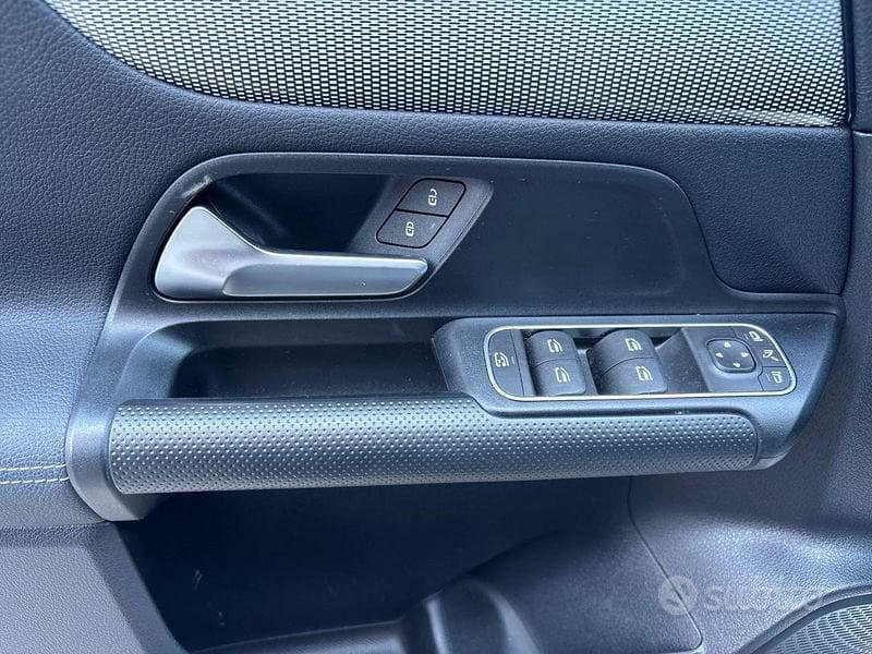 Mercedes-Benz GLA GLA-H247 2020 - 180 d Sport...