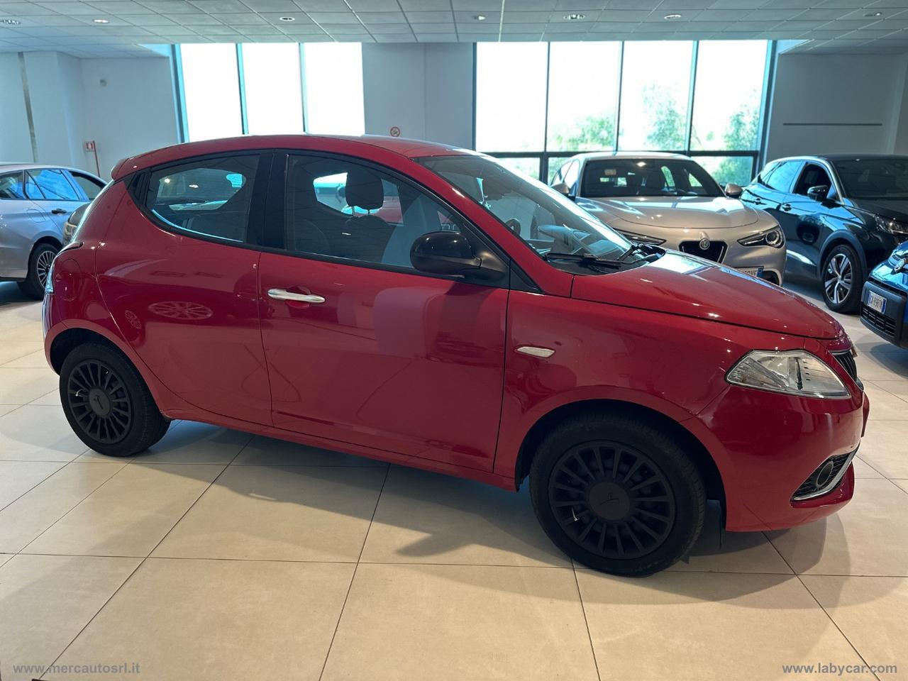 LANCIA Ypsilon 1.0 FireFly 5p S&S Hybrid Silver