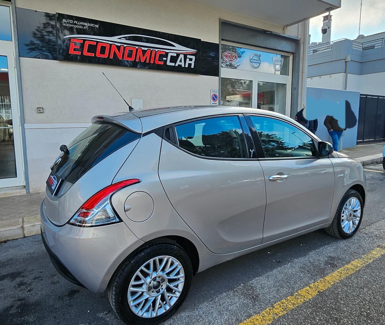Lancia Ypsilon 1.2 69 CV 5 porte S&S Gold