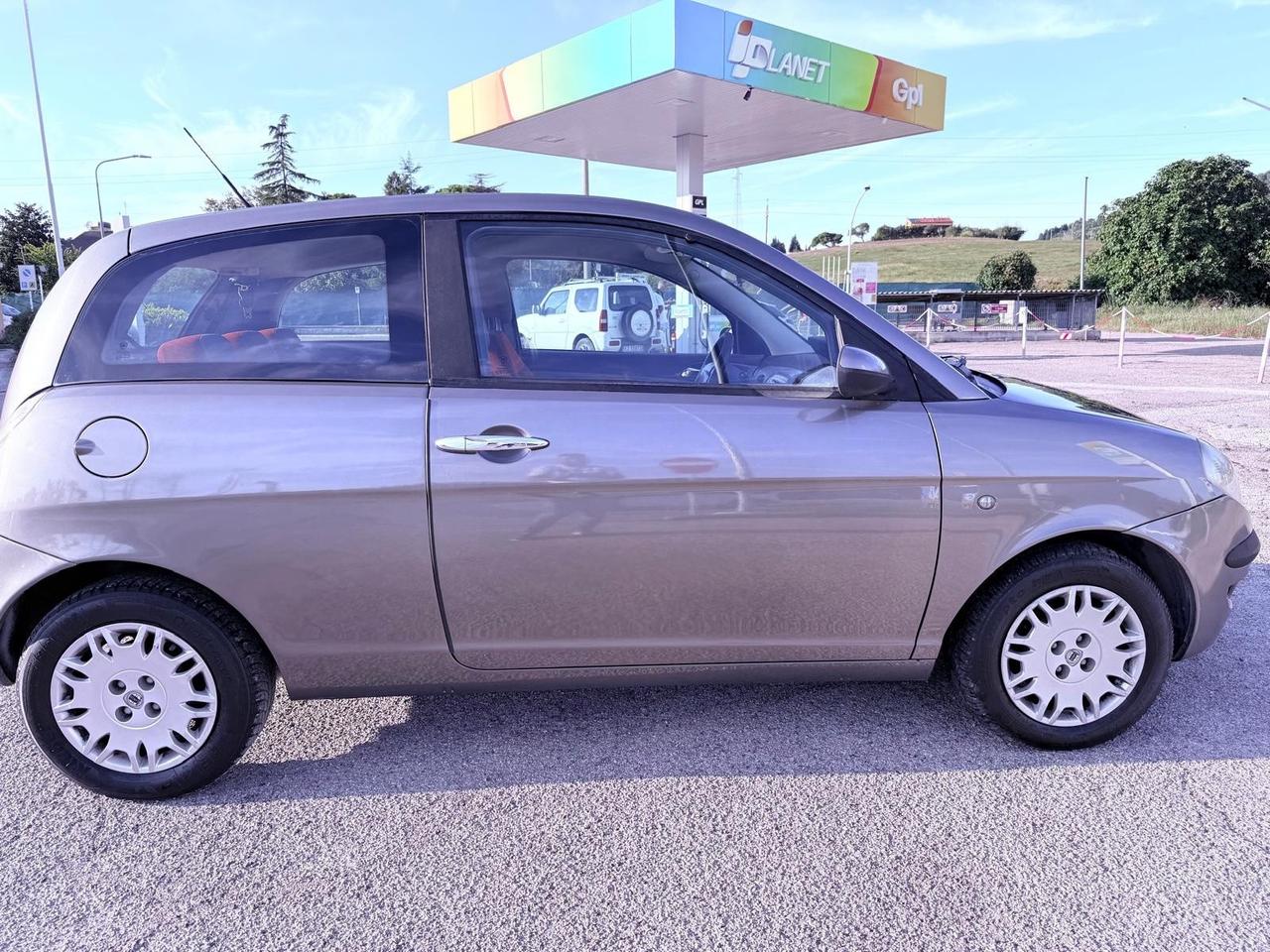 Lancia Ypsilon 1.2 16V Argento Ok neopatentati